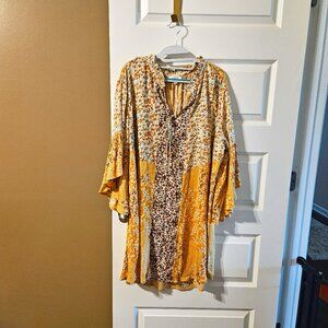 umgee Fun and flirty shorty, Yellow Spring dress, bell sleeves, size L